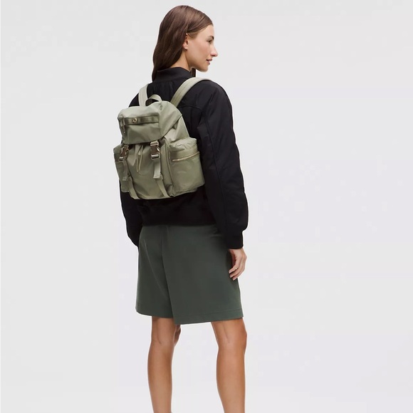 Lululemon Wunderlust Backpack Mini 14L- Bay Leaf - Picture 1 of 5